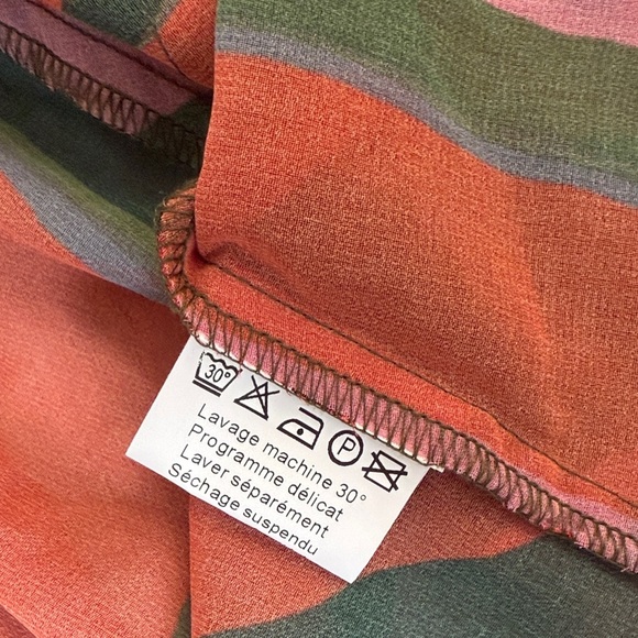 Bleu D’Azur Colorful Leaf Pattern Wrap Top size 4 - Picture 7 of 10